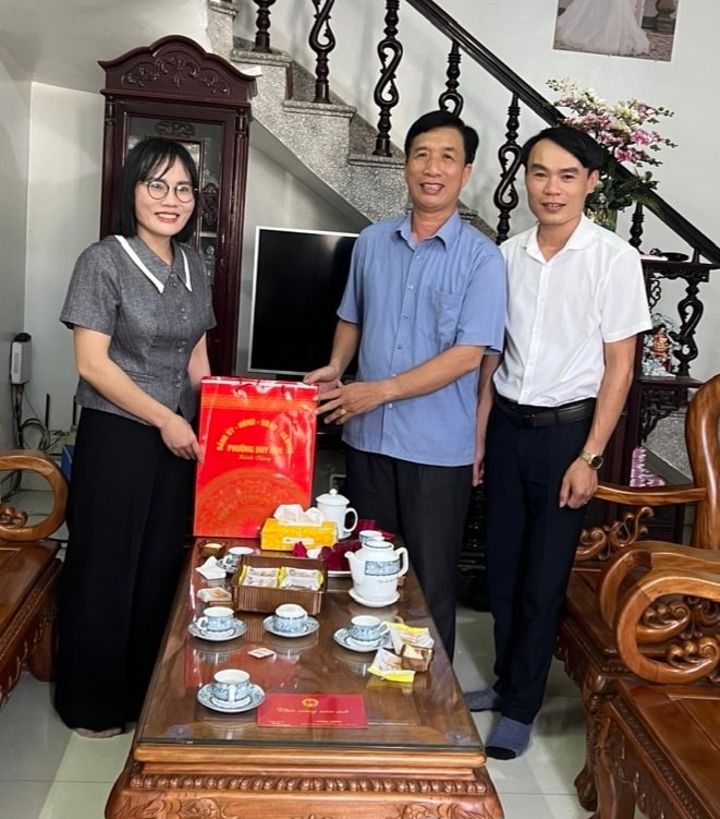 TRI ÂN NGUYÊN LÃNH ĐẠO NHÂN DỊP SÁP NHẬP VÀ CHUẨN BỊ ĐẠI HỘI ĐẢNG BỘ PHƯỜNG 
